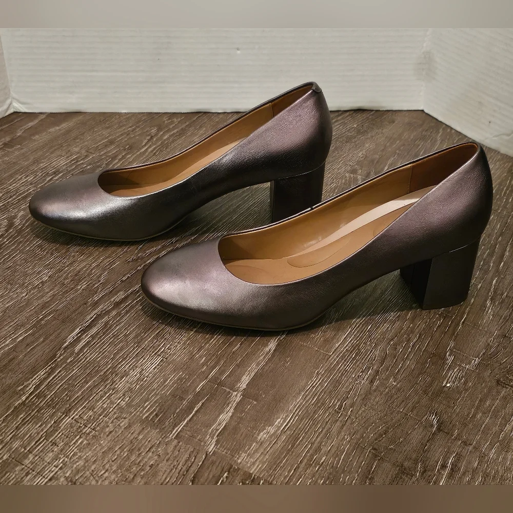 AEROSOLES step into